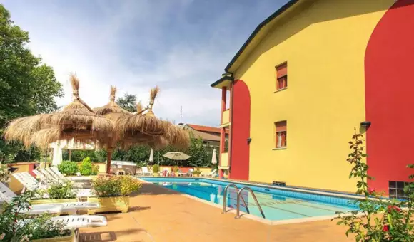 Elisabetta Hotel 🌊 880 € 💙 Maggio al Mare – Una Settimana di Relax per Due! 🌊☀️