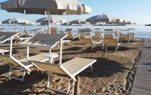 Luglio in relax nella nostra SPIAGGIA PRIVATA ☀️